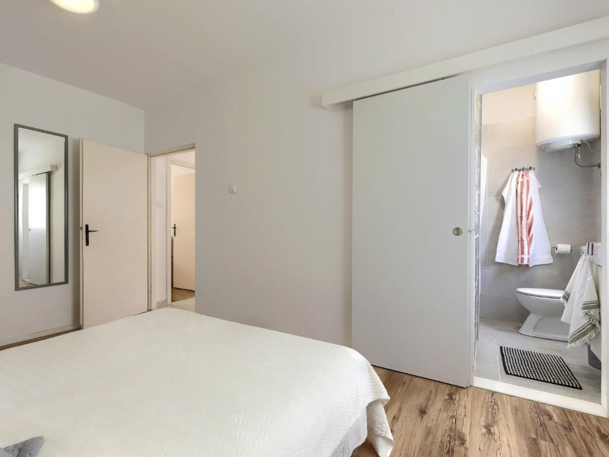 Apartment Laura By Interhome Pula Buitenkant foto